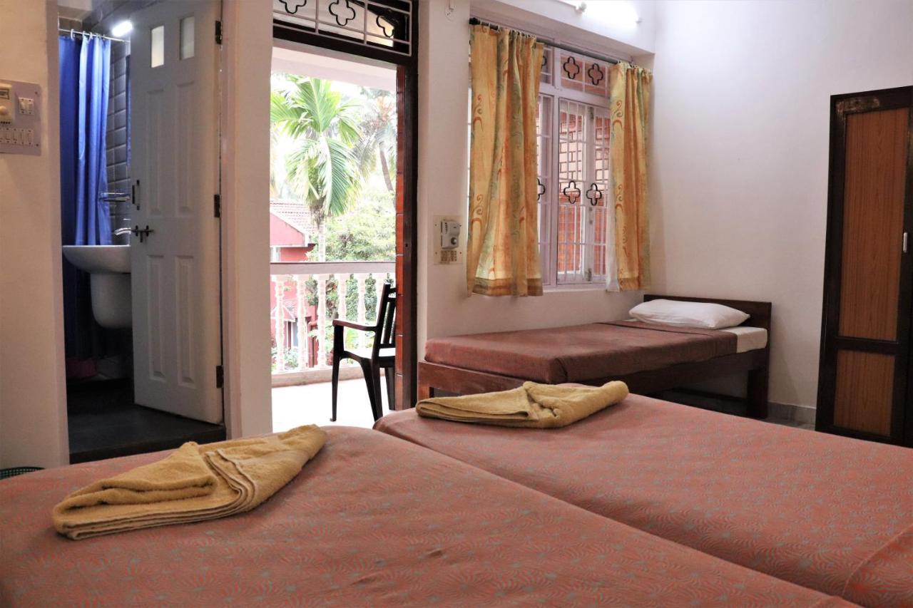 Peravel Beach Holiday Home แคนโดลิม ภายนอก รูปภาพ